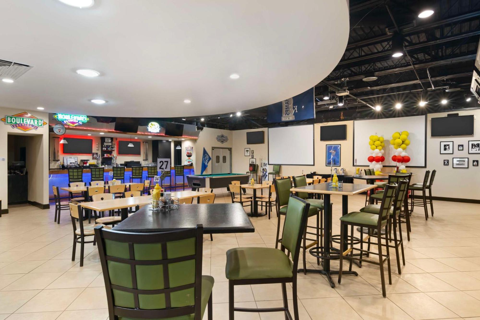 堪萨斯城体育大楼贝斯特韦斯特高级酒店 外观 照片