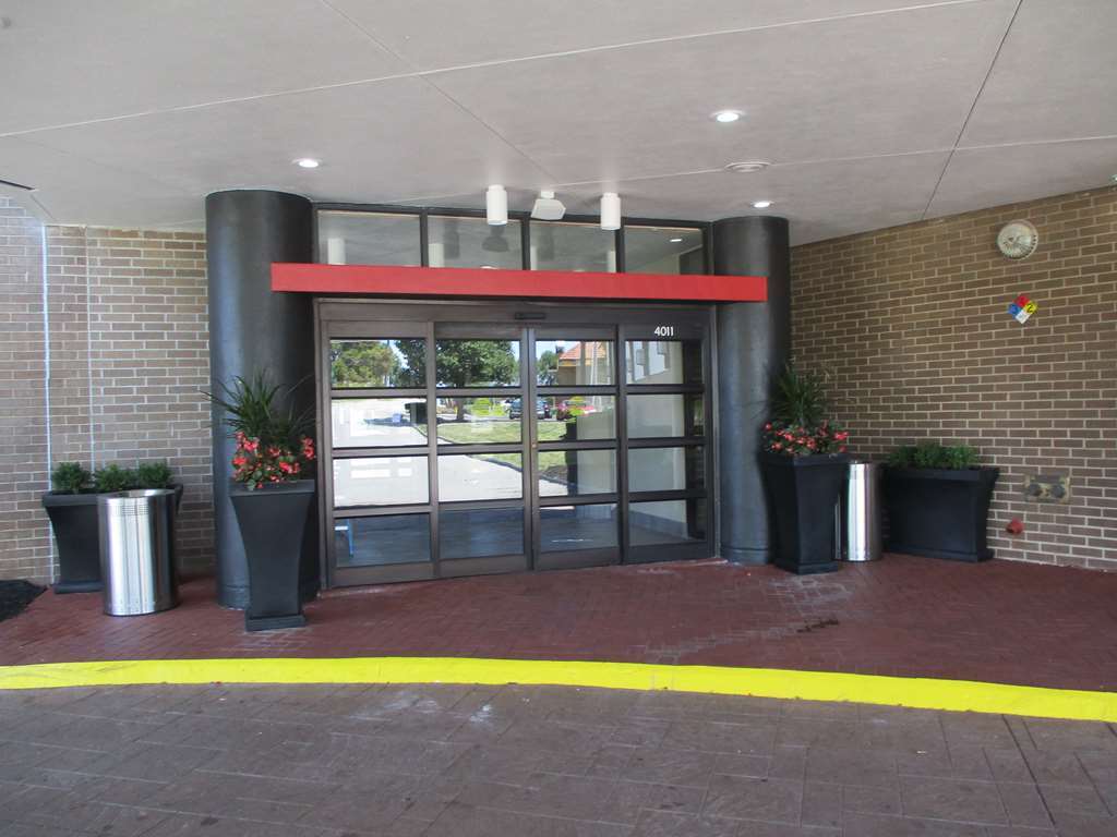 堪萨斯城体育大楼贝斯特韦斯特高级酒店 外观 照片